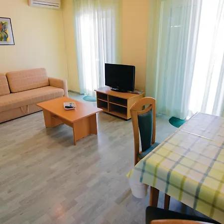 2 Bedroom Gorgeous In Casa vacanze Banjol
