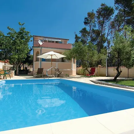 2 Bedroom Gorgeous In Casa vacanze *